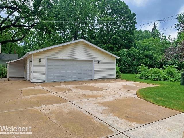 895 East Avon Road Rochester Hills, MI 48307 - Photo 6 of 26