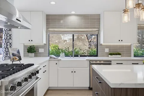 $1,499,999 | 6129 Ellenview Avenue, Woodland Hills, CA 91367