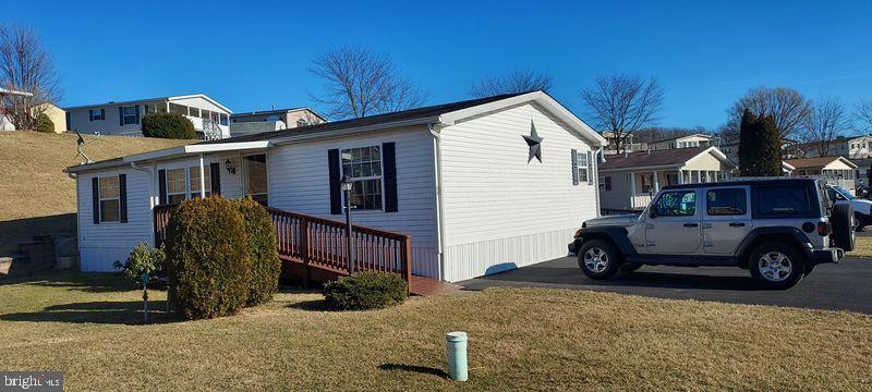 78 Broadwing Drive Hanover, PA 17331 - Photo 1 of 17 Front of home with newer ramp