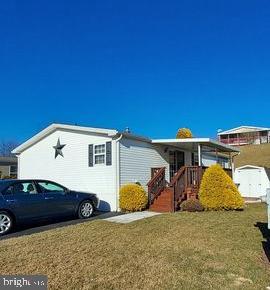 78 Broadwing Drive Hanover, PA 17331 - Photo 15 of 17 Side view