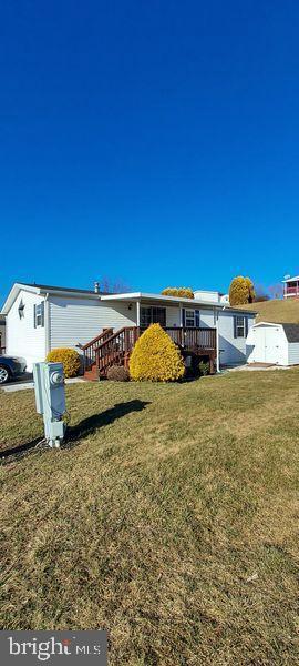 78 Broadwing Drive Hanover, PA 17331 - Photo 17 of 17 Back view with deck