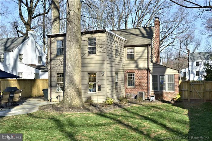 5512 Northfield Road Bethesda, MD 20817 - Photo 20 of 29 a view of a yard in front of a house
