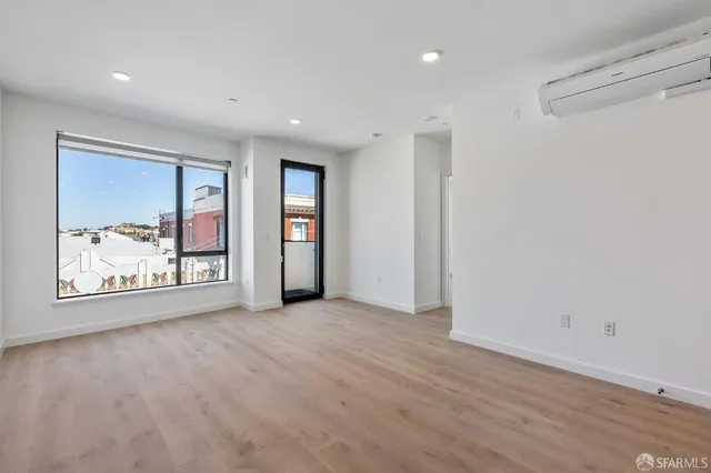 $1,495,000 | 2 Russia Avenue, Unit 402, San Francisco, CA 94112