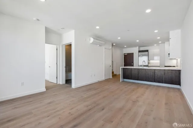 $1,495,000 | 2 Russia Avenue, Unit 402, San Francisco, CA 94112