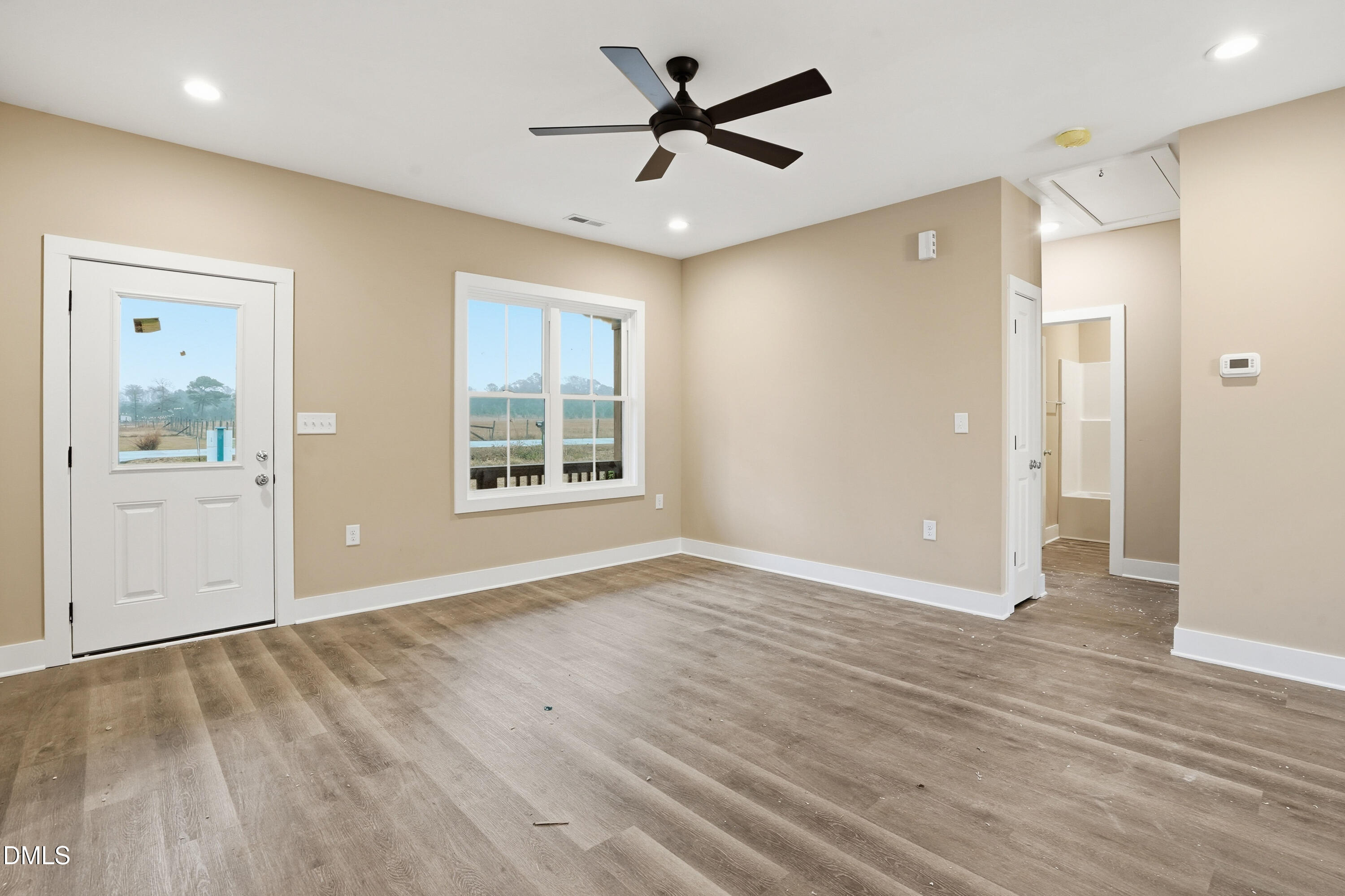 1049 Jada Allen Road Dunn, NC 28334 - Photo 9 of 32 Living Room