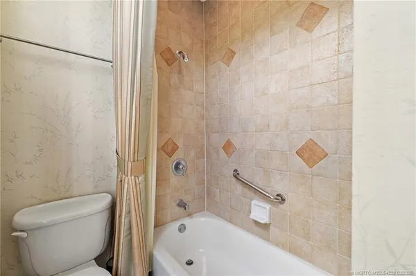 $2,300,000 | 540 Southeast St Lucie Boulevard, Stuart, FL 34996