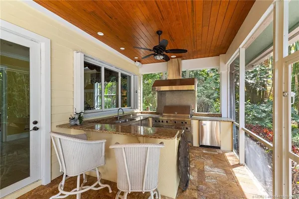 $2,300,000 | 540 Southeast St Lucie Boulevard, Stuart, FL 34996