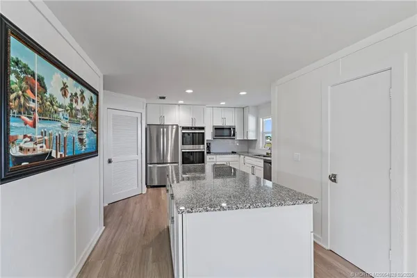 $2,300,000 | 540 Southeast St Lucie Boulevard, Stuart, FL 34996