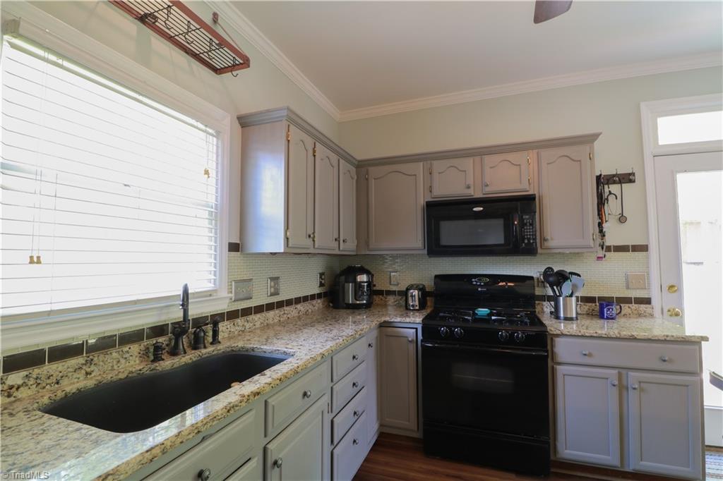 4112 Carroll Ridge Court High Point, NC 27265 - Photo 9 of 34 Gallery Image 9