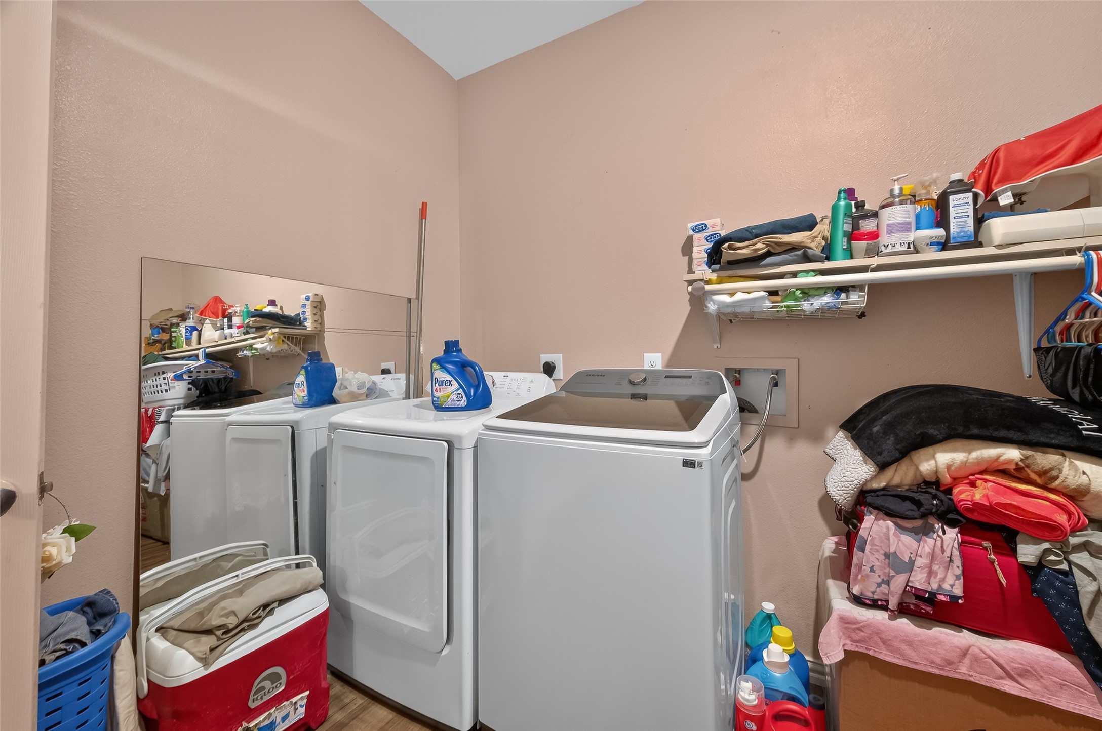 1619 Dolores Street Rosharon, TX 77583 - Photo 16 of 31 a utility room with dryer and washer