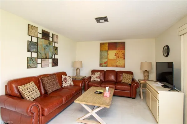 $4,000 | 239 Palm Drive, Unit 2, Naples, FL 34112