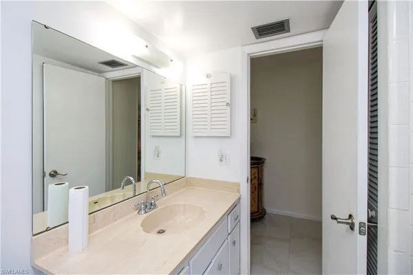 $4,000 | 239 Palm Drive, Unit 2, Naples, FL 34112