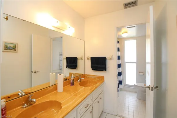 $4,000 | 239 Palm Drive, Unit 2, Naples, FL 34112