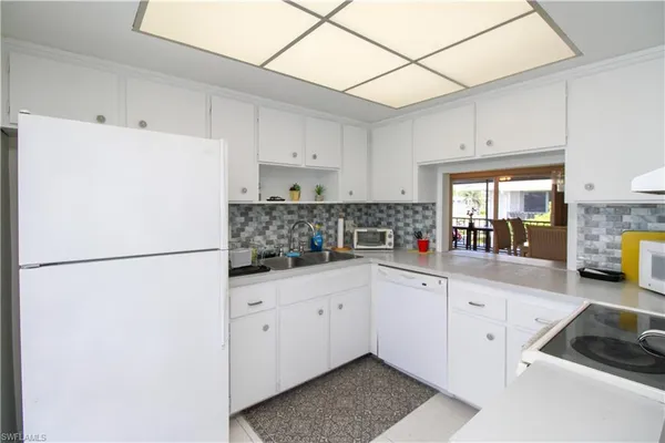 $4,000 | 239 Palm Drive, Unit 2, Naples, FL 34112