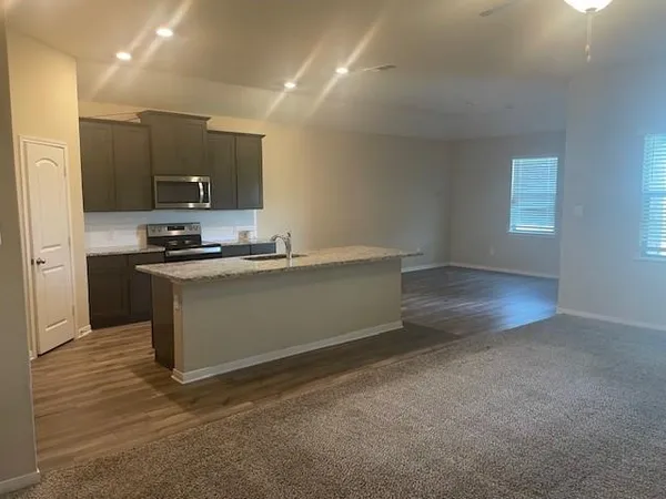 $2,195 | 205 Lake Ridge, Princeton, TX 75407