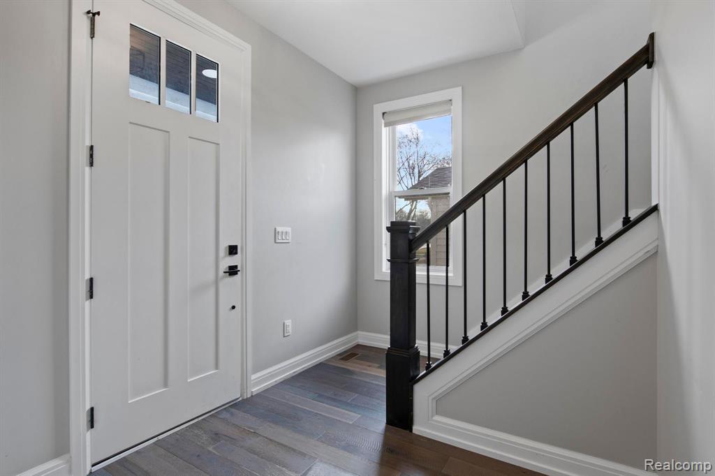 831 North Campbell Road Royal Oak, MI 48067 - Photo 7 of 34