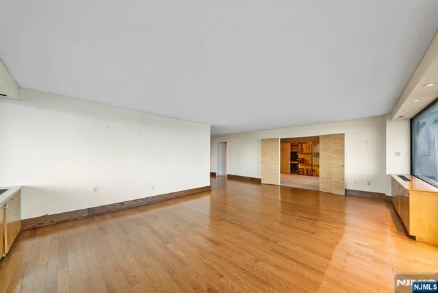 $998,000 | 1500 Palisade Avenue, Unit 28F, Fort Lee, NJ 07024