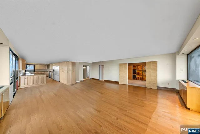 $998,000 | 1500 Palisade Avenue, Unit 28F, Fort Lee, NJ 07024