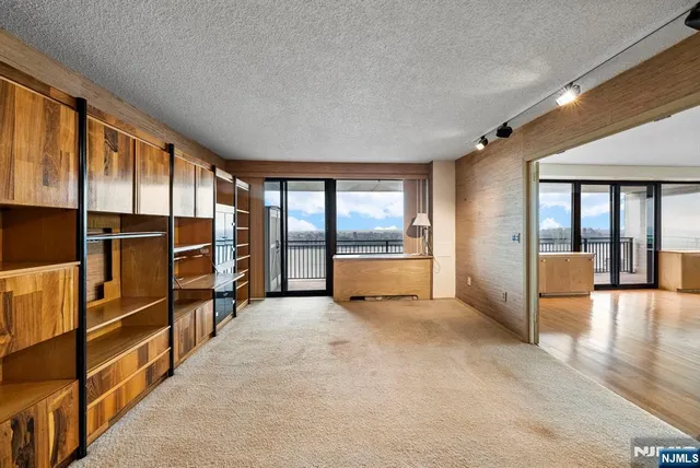 $998,000 | 1500 Palisade Avenue, Unit 28F, Fort Lee, NJ 07024