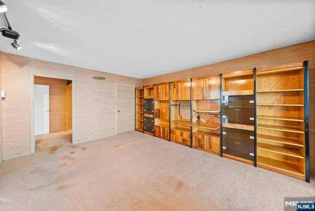 $998,000 | 1500 Palisade Avenue, Unit 28F, Fort Lee, NJ 07024