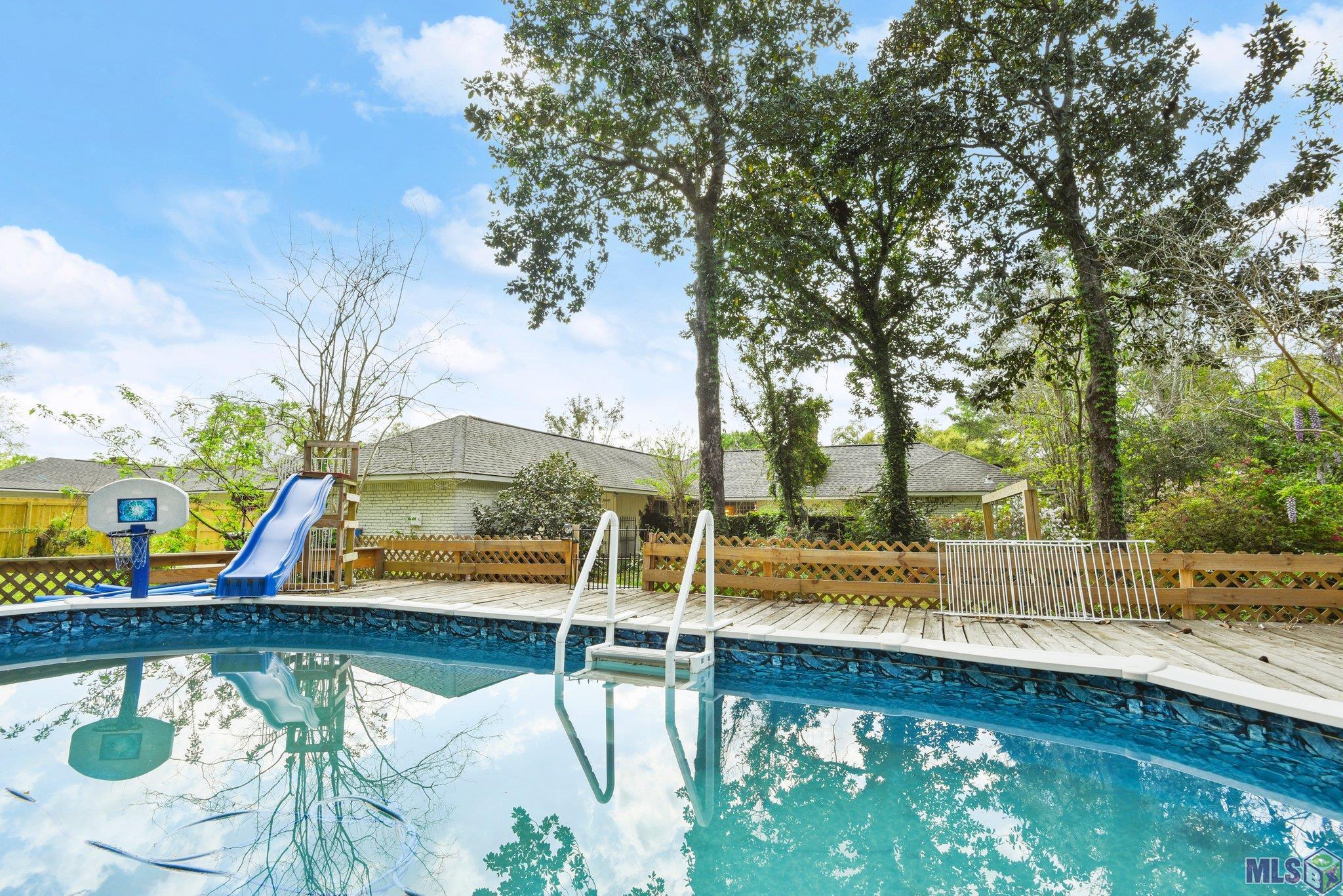 2545 Woodland Ridge Boulevard Baton Rouge, LA 70816 - Photo 3 of 23
