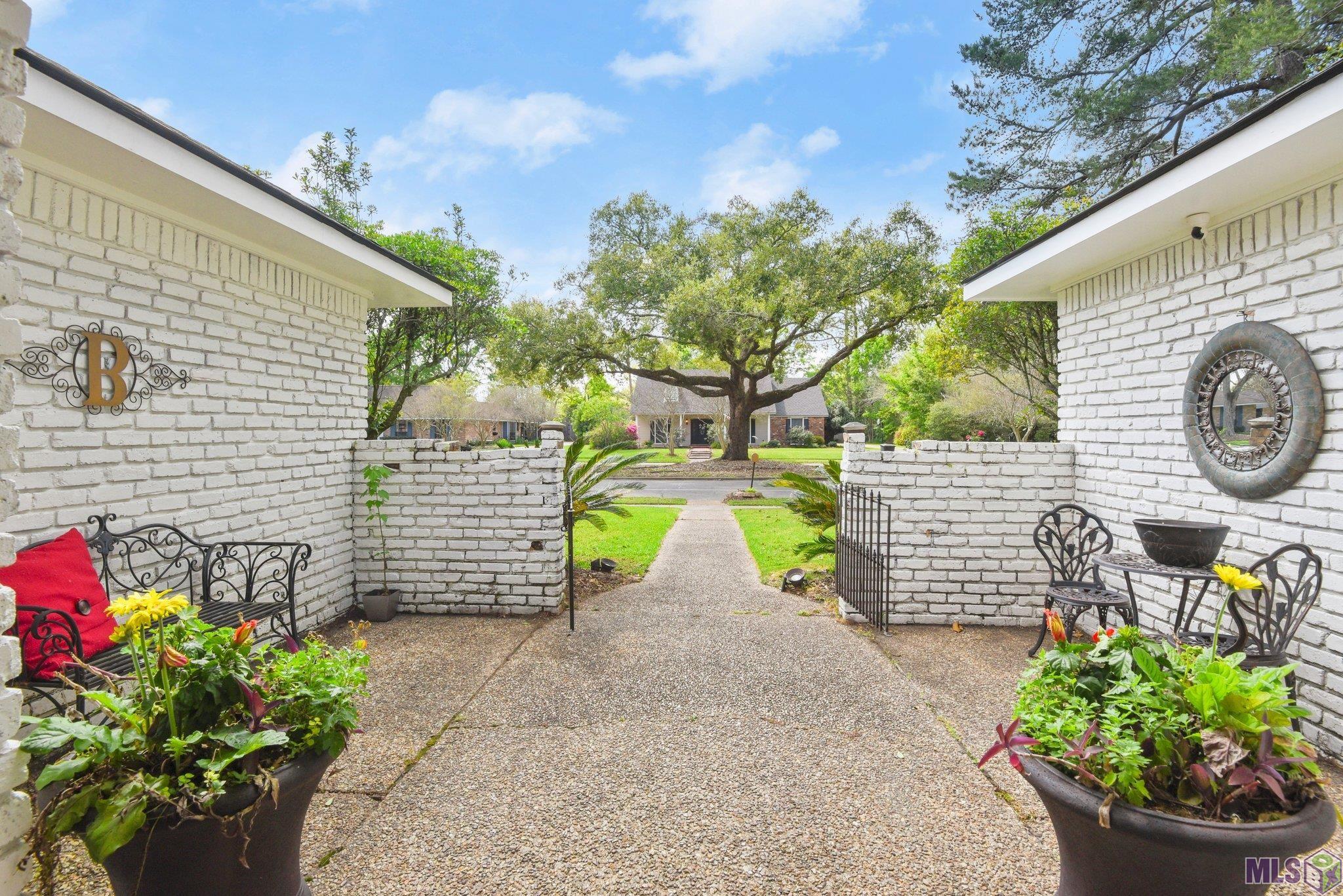 2545 Woodland Ridge Boulevard Baton Rouge, LA 70816 - Photo 6 of 23