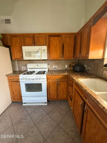 $675,000 | 7413 Lenox Court, El Paso, TX 79912