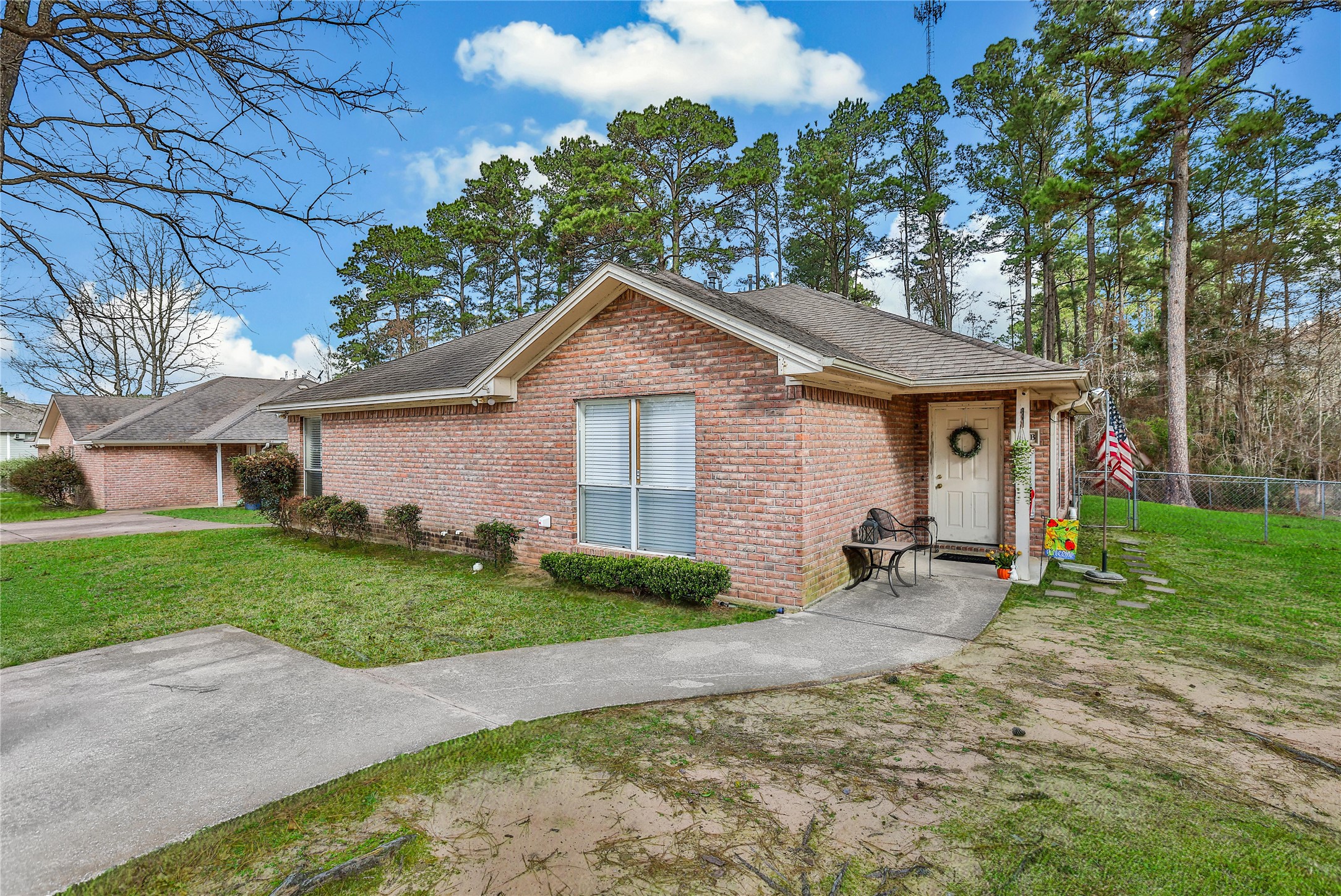 206 Graham Road Huntsville, TX 77340 - Photo 4 of 29