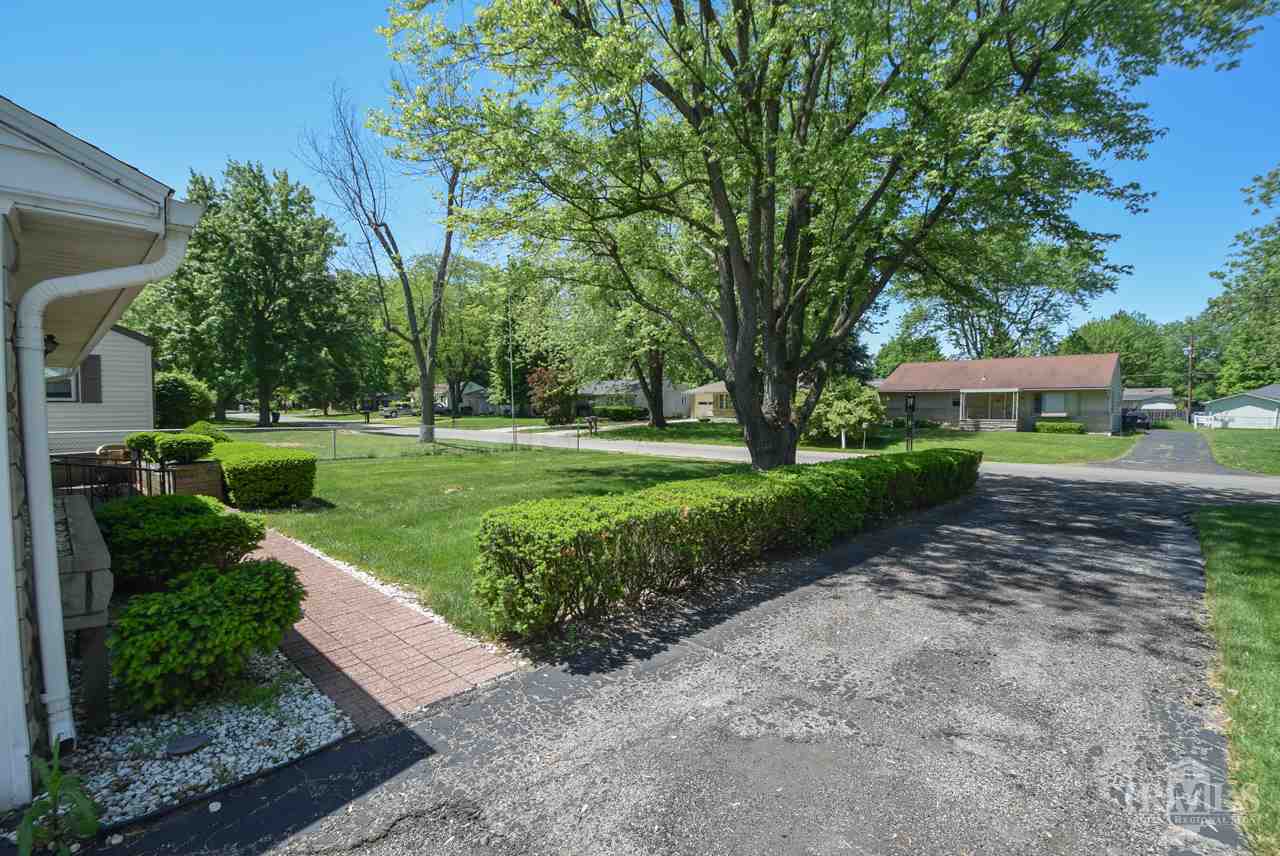 700 North Shellbark Road Muncie, IN 47304 - Photo 4 of 25