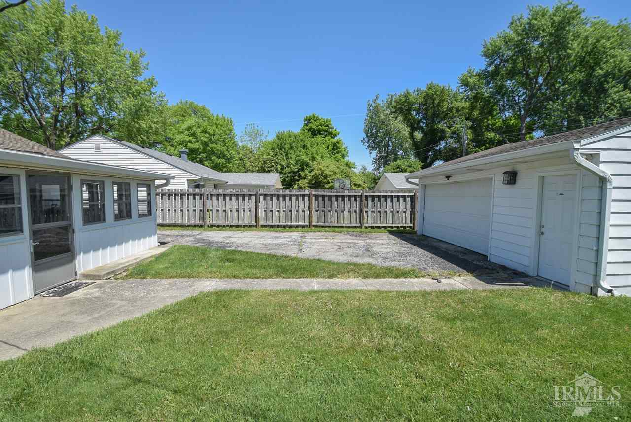 700 North Shellbark Road Muncie, IN 47304 - Photo 6 of 25