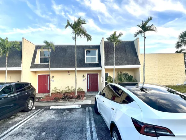$2,000 | 512 Southwest 1st Street, Boynton Beach, FL 33435