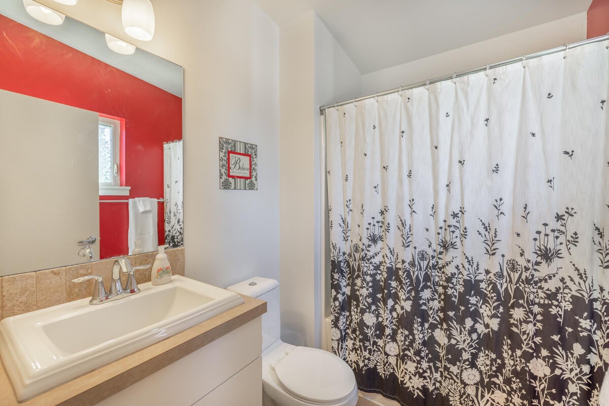 61274 Blakely Road Bend, OR 97702 - Photo 20 of 32 5H2A0648-HDR