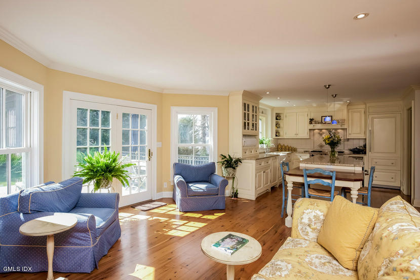 10 Palmer Terrace Riverside, CT 06878 - Photo 9 of 21 a living room with furniture and a table