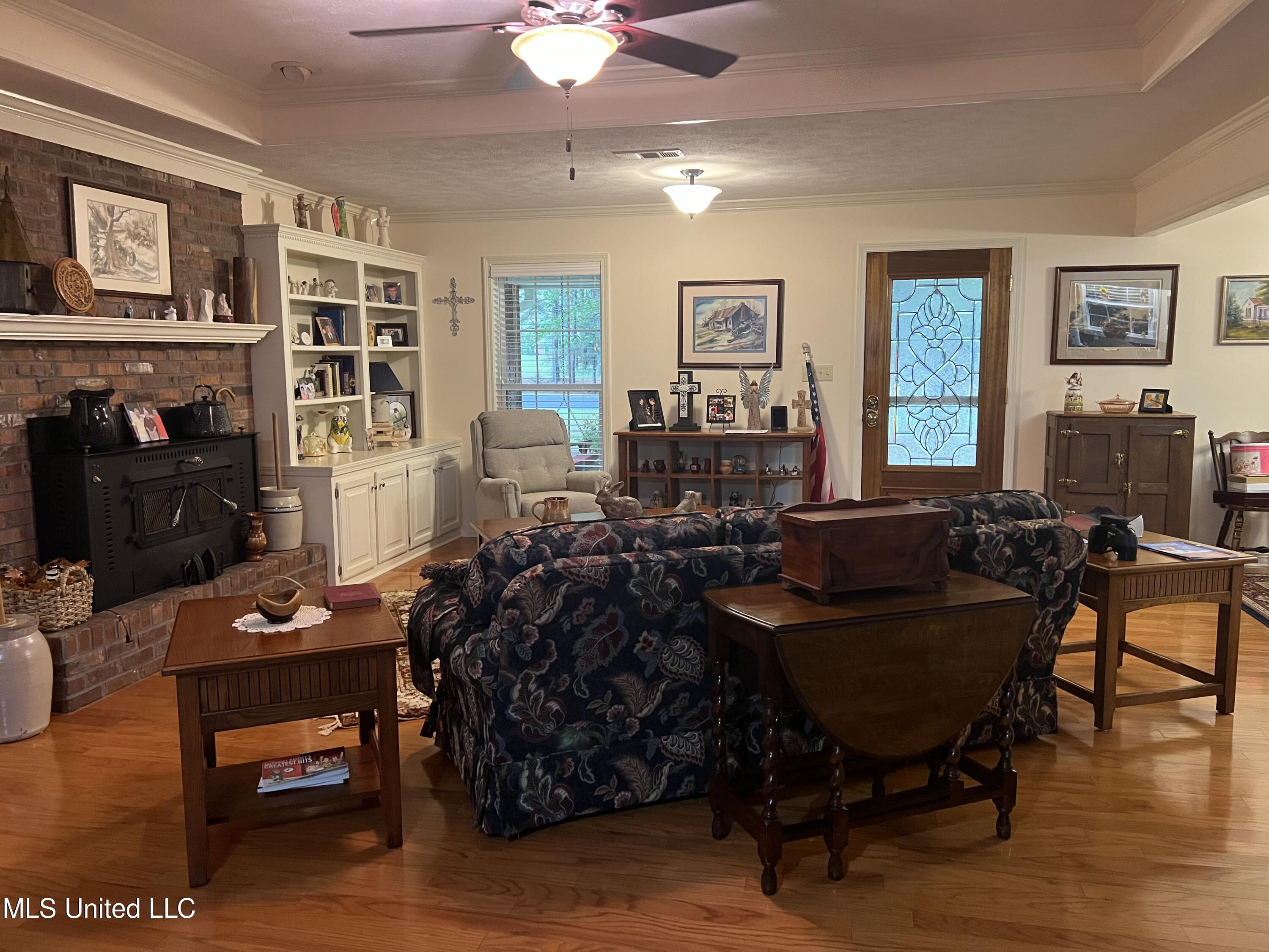 1031 Rocky Point Road Carthage, MS 39051 - Photo 15 of 19 RockyPointlivingareawithfireplaceandfron