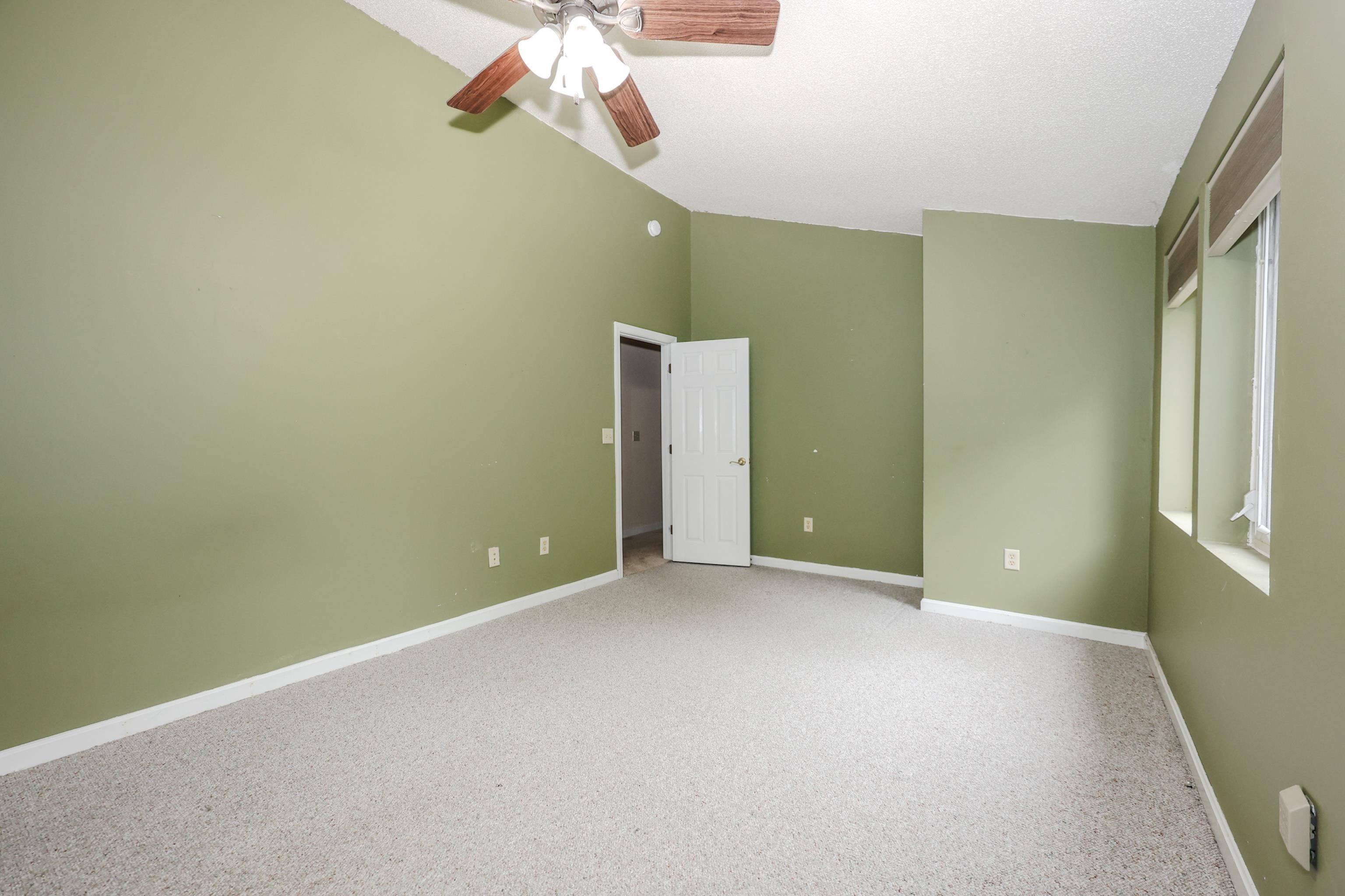 81 Meadow Fox Lane Chester, NH 03036 - Photo 20 of 33