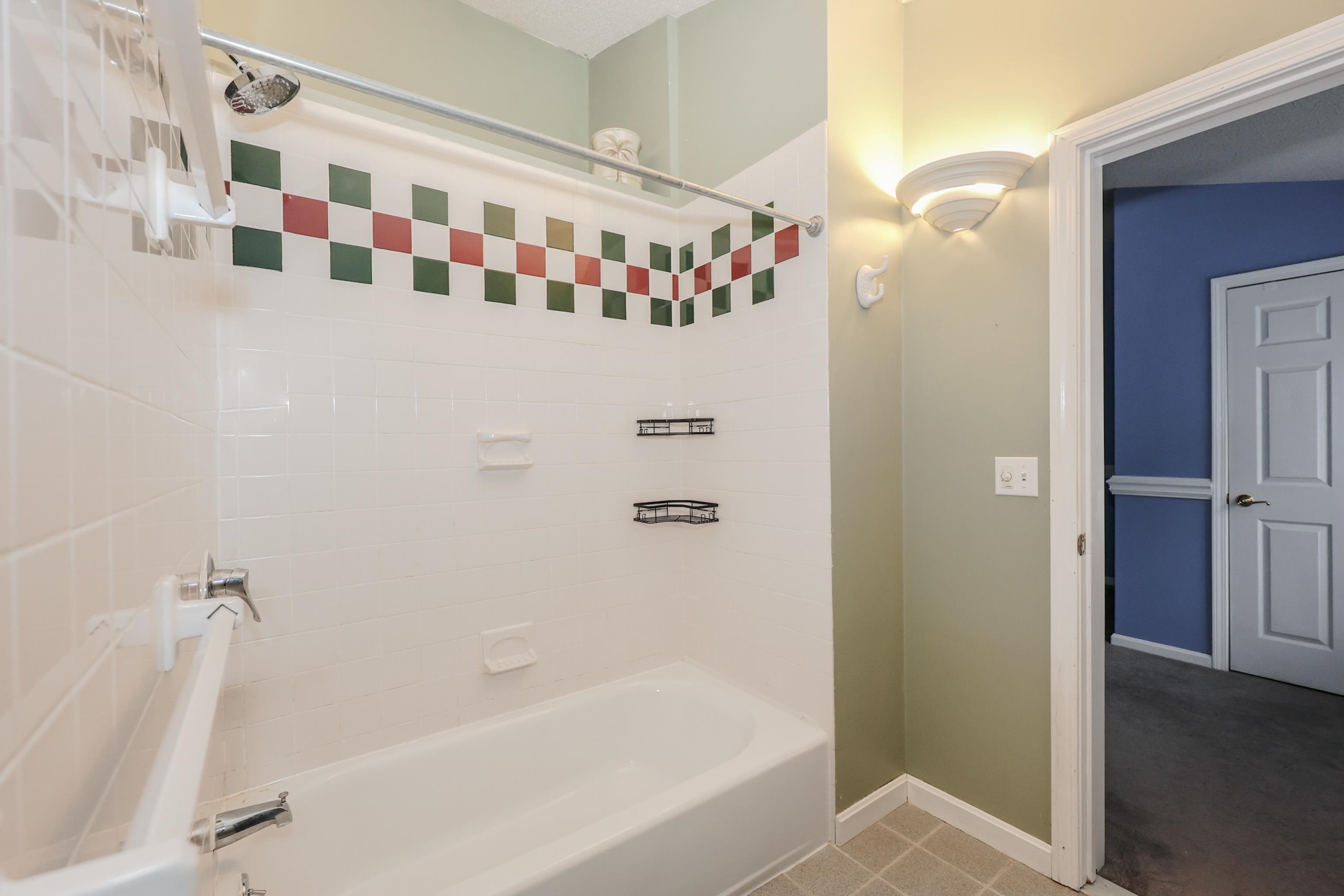 81 Meadow Fox Lane Chester, NH 03036 - Photo 25 of 33