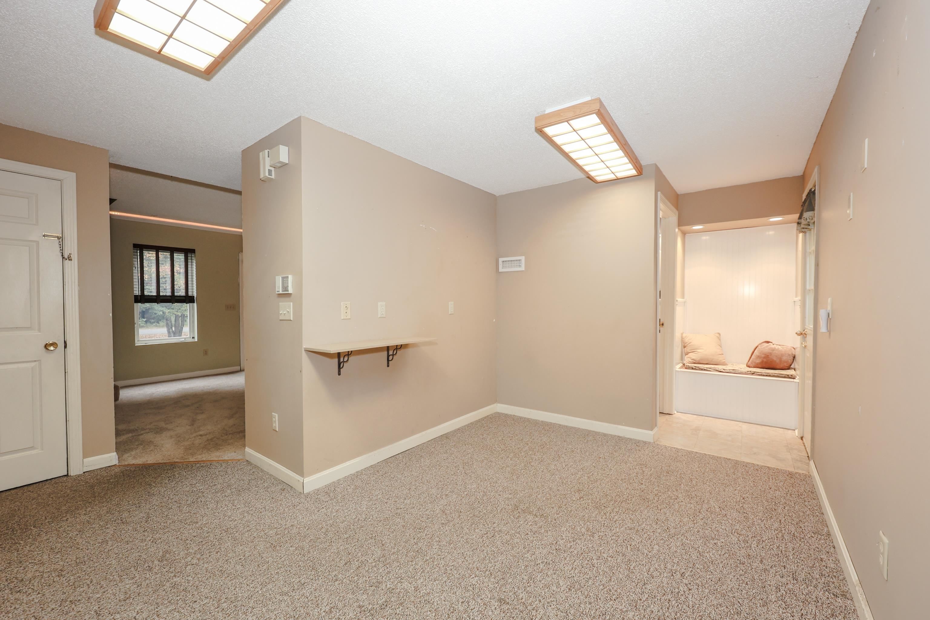 81 Meadow Fox Lane Chester, NH 03036 - Photo 3 of 33