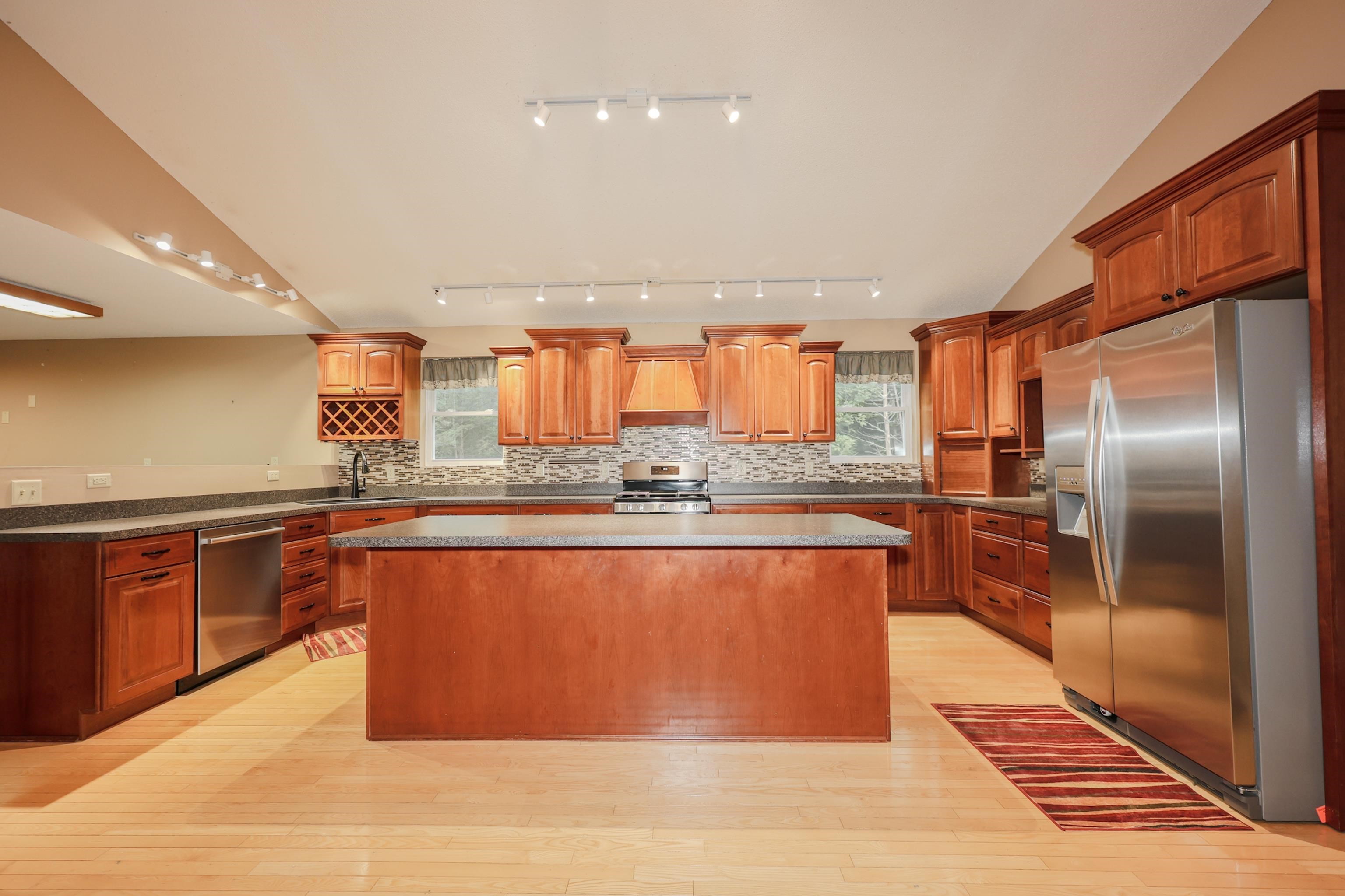 81 Meadow Fox Lane Chester, NH 03036 - Photo 31 of 33