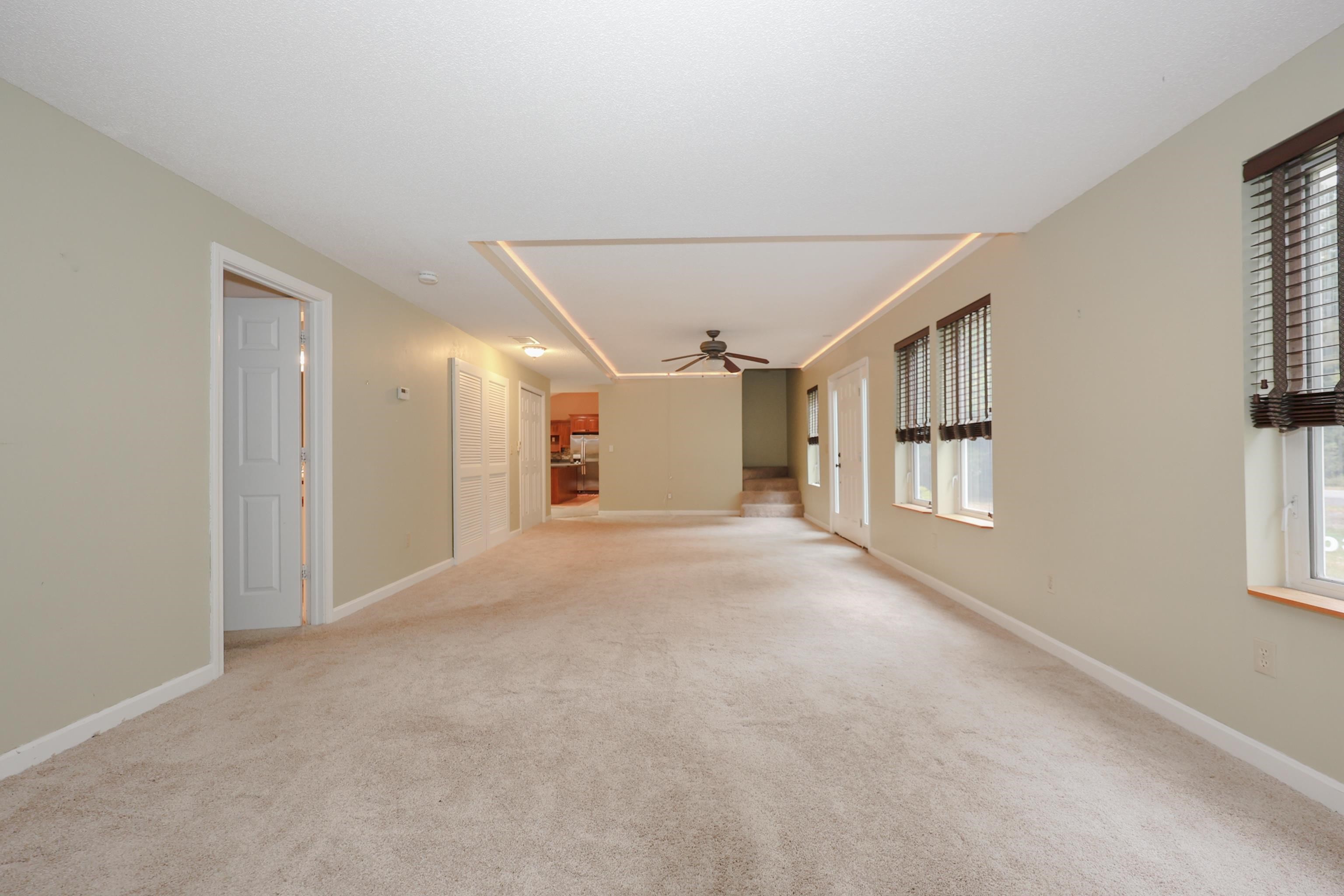 81 Meadow Fox Lane Chester, NH 03036 - Photo 8 of 33