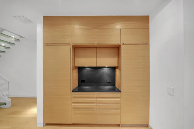 $4,895,000 | 74 Warren Street, Unit PH5W | TriBeCa