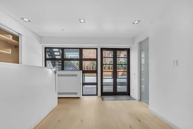 $4,895,000 | 74 Warren Street, Unit PH5W | TriBeCa