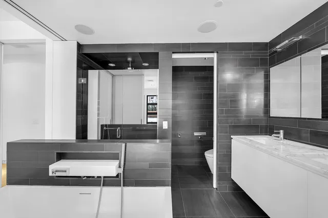 $4,895,000 | 74 Warren Street, Unit PH5W | TriBeCa