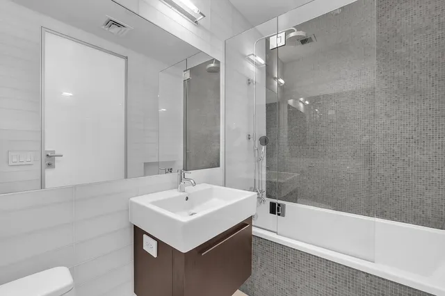 $4,895,000 | 74 Warren Street, Unit PH5W | TriBeCa