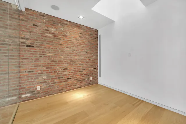 $4,895,000 | 74 Warren Street, Unit PH5W | TriBeCa