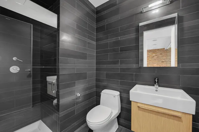 $4,895,000 | 74 Warren Street, Unit PH5W | TriBeCa