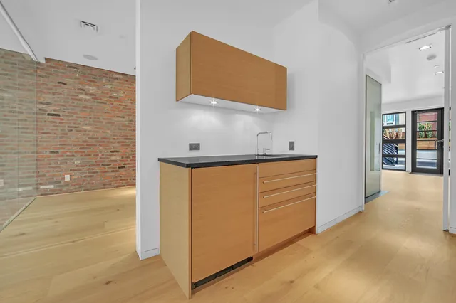 $4,895,000 | 74 Warren Street, Unit PH5W | TriBeCa