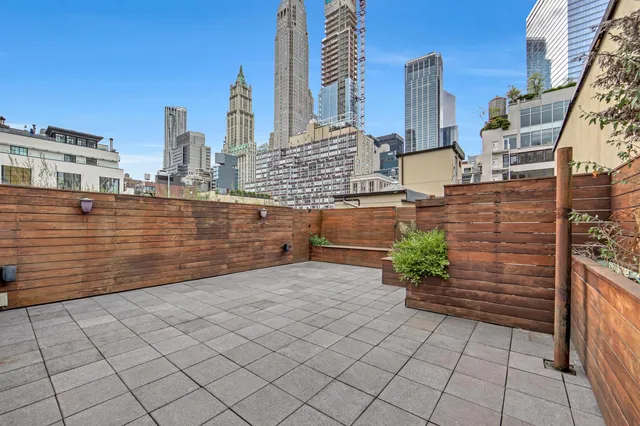 $4,895,000 | 74 Warren Street, Unit PH5W | TriBeCa