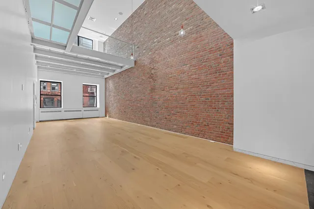 $4,895,000 | 74 Warren Street, Unit PH5W | TriBeCa