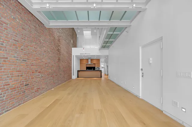 $4,895,000 | 74 Warren Street, Unit PH5W | TriBeCa