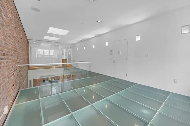 $4,895,000 | 74 Warren Street, Unit PH5W | TriBeCa